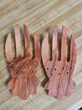 Hawaiian Pineapple Wooden Salad Tongs